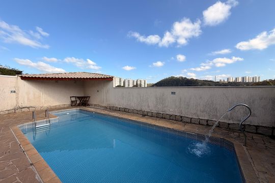 Quintal com piscina de casa à venda com 7 quartos, 364m² em Vila Cristo Redentor, Jundiaí