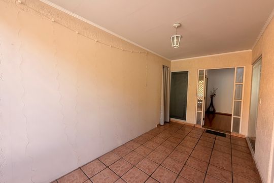 Garagem de casa à venda com 7 quartos, 364m² em Vila Cristo Redentor, Jundiaí