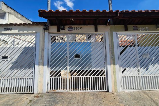 Fachada de casa à venda com 2 quartos, 98m² em Vila Ré, São Paulo