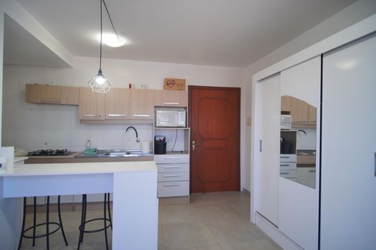Sala/Quarto de apartamento para alugar com 1 quarto, 27m² em Pátria Nova, Novo Hamburgo