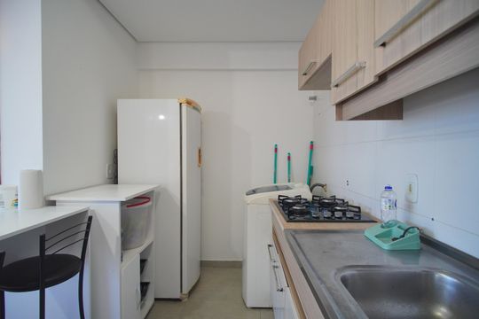 Cozinha de apartamento para alugar com 1 quarto, 27m² em Pátria Nova, Novo Hamburgo