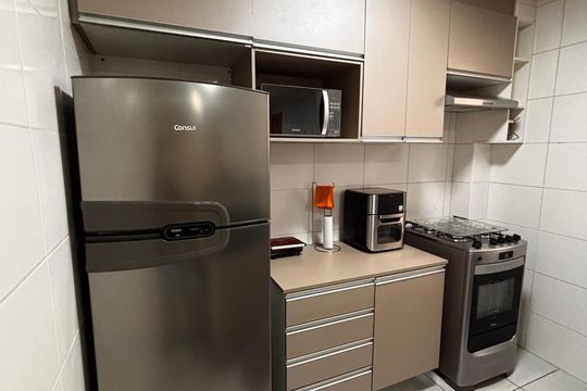 Cozinha  de apartamento à venda com 2 quartos, 51m² em Chácara Estela, Barueri