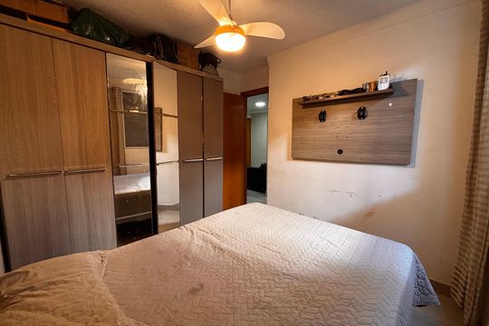 Quarto de apartamento à venda com 2 quartos, 51m² em Chácara Estela, Barueri