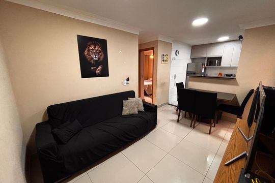 Sala de apartamento à venda com 2 quartos, 51m² em Chácara Estela, Barueri