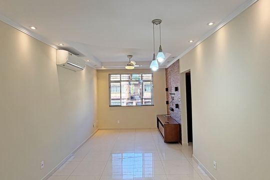 Sala de apartamento para alugar com 2 quartos, 85m² em Encruzilhada, Santos