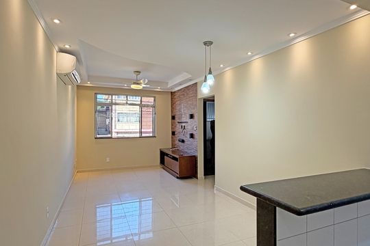 Apartamento para alugar com 2 quartos, 85m² em Encruzilhada, Santos