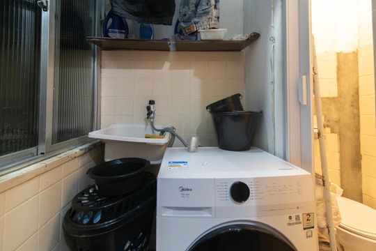 Cozinha e Área de Serviço de apartamento à venda com 2 quartos, 62m² em Glória, Porto Alegre