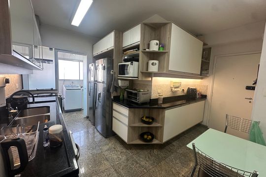 Cozinha de apartamento à venda com 3 quartos, 153m² em Campo Belo, São Paulo