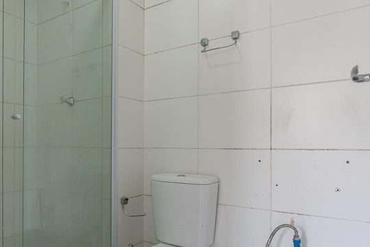 Banheiro de apartamento à venda com 2 quartos, 32m² em Sacoma, São Paulo