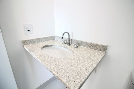 Banheiro da Suíte 3 de apartamento para alugar com 3 quartos, 110m² em Vila Guilhermina, São Paulo