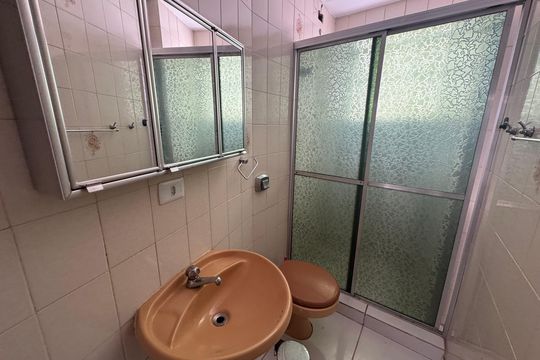 Banheiro social de apartamento para alugar com 3 quartos, 73m² em Bela Vista, Osasco