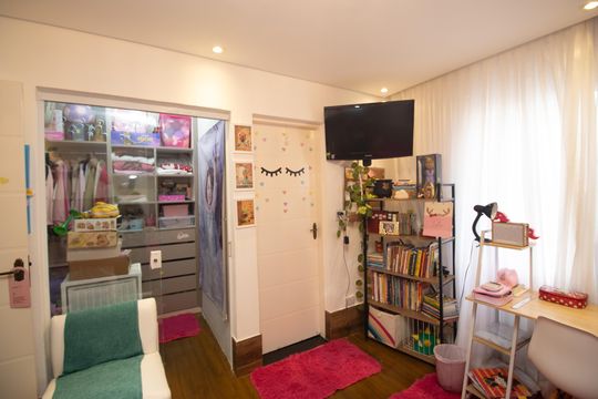 Suíte 1 de casa à venda com 3 quartos, 540m² em Horto Florestal, São Paulo