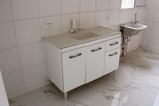 Cozinha/Área de serviço de apartamento para alugar com 2 quartos, 48m² em Guaratiba, Rio de Janeiro