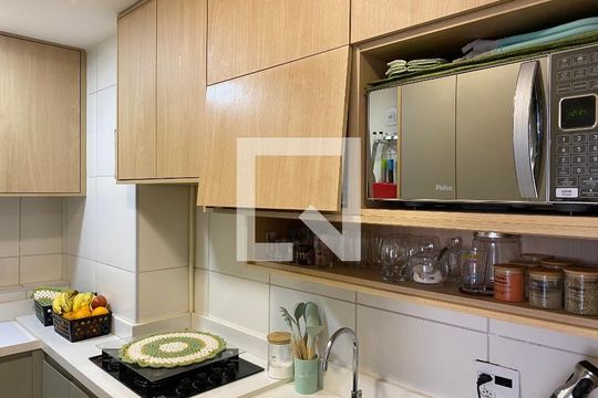 Cozinha de apartamento à venda com 2 quartos, 50m² em Santo Cristo, Rio de Janeiro