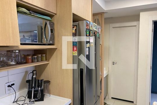 Cozinha de apartamento à venda com 2 quartos, 50m² em Santo Cristo, Rio de Janeiro