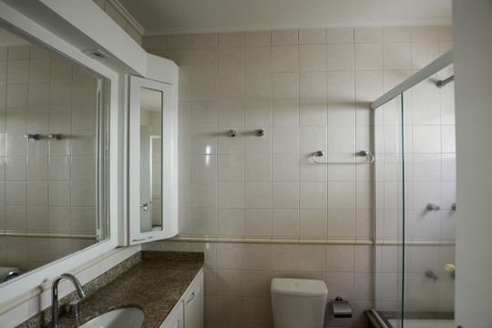SUÍTE 1 de casa de condomínio para alugar com 4 quartos, 300m² em Rio Pequeno, São Paulo