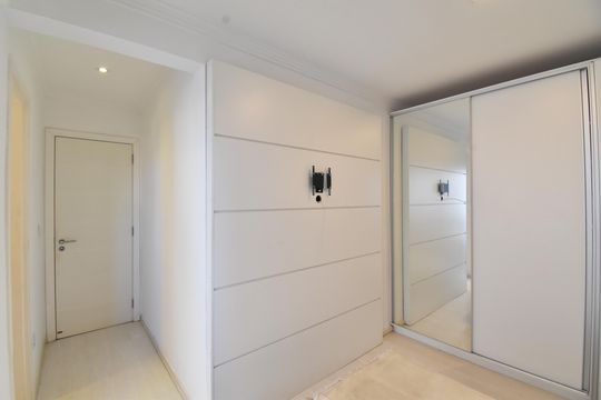 Suíte de apartamento à venda com 3 quartos, 90m² em Água Verde, Curitiba