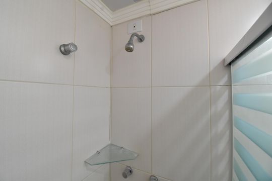 Banheiro 2 de apartamento à venda com 3 quartos, 90m² em Água Verde, Curitiba