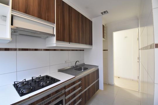Cozinha de apartamento à venda com 3 quartos, 90m² em Água Verde, Curitiba