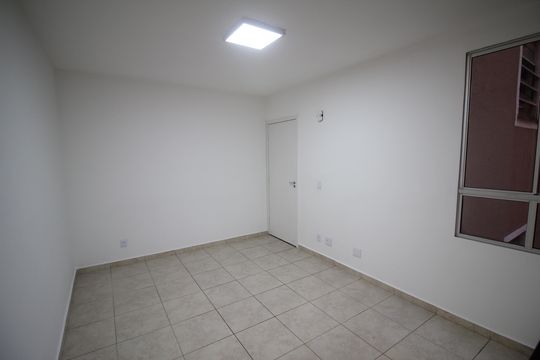 Sala de apartamento para alugar com 2 quartos, 45m² em Camargos, Belo Horizonte