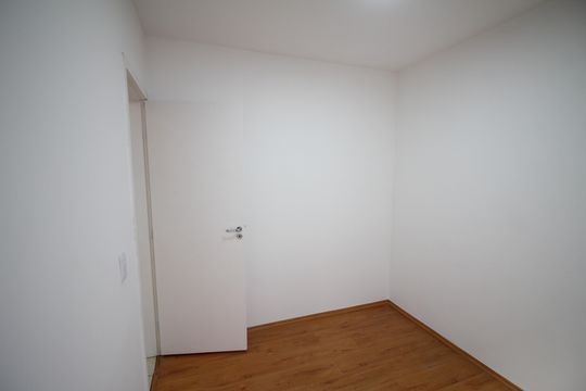 Quarto 2 de apartamento para alugar com 2 quartos, 45m² em Camargos, Belo Horizonte