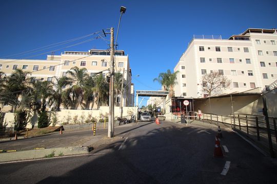 Fachada de apartamento para alugar com 2 quartos, 45m² em Camargos, Belo Horizonte