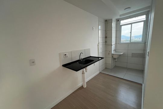 Cozinha de apartamento à venda com 2 quartos, 38m² em Bonsucesso, Rio de Janeiro