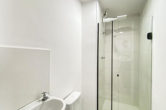 Banheiro  de apartamento para alugar com 2 quartos, 29m² em Jardim Danfer, São Paulo