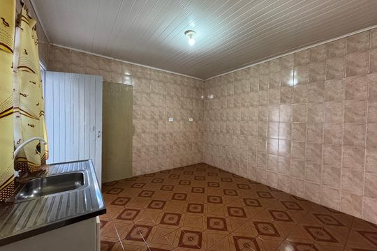 Cozinha de casa para alugar com 1 quarto, 20m² em Jardim Roberto, Osasco
