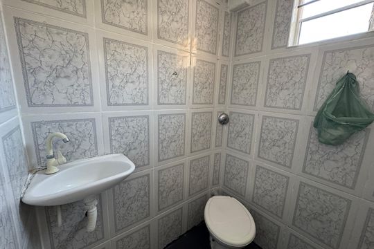 Banheiro de casa para alugar com 1 quarto, 20m² em Jardim Roberto, Osasco