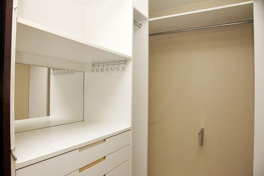 Quarto 1 Suíte - Detalhe Closet de apartamento à venda com 3 quartos, 124m² em Auxiliadora, Porto Alegre