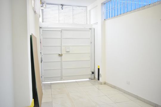 Garagem de casa à venda com 3 quartos, 193m² em Mirandópolis, São Paulo
