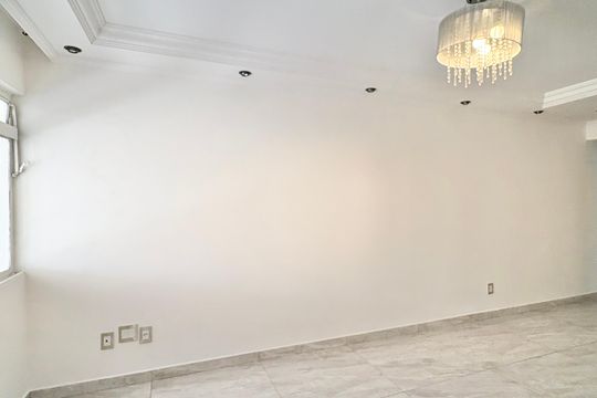 Sala de casa à venda com 3 quartos, 125m² em Vila Marina, São Paulo
