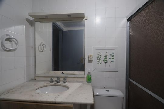 Banheiro  de casa para alugar com 2 quartos, 60m² em Niterói, Canoas