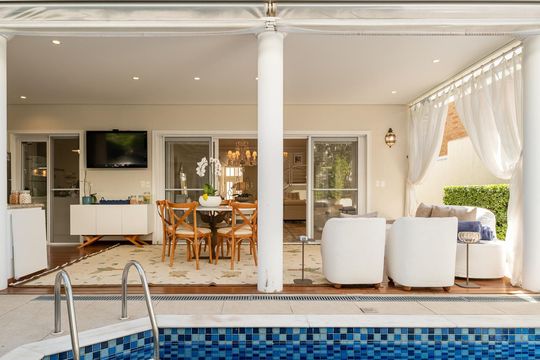 Área externa de casa à venda com 5 quartos, 390m² em Residencial Tres (Alphaville), Santana de Parnaíba
