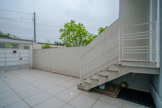 Garagem de casa para alugar com 2 quartos, 90m² em Parque Ipe, São Paulo
