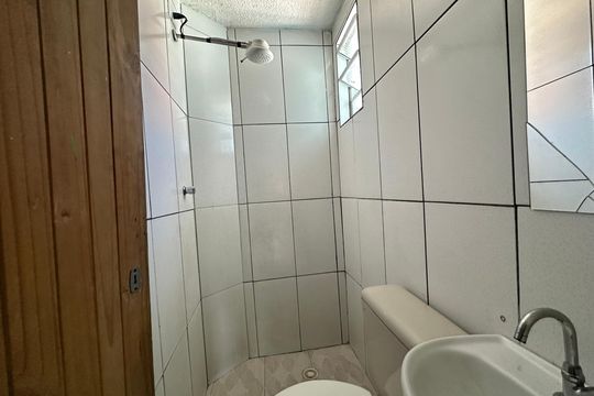 Banheiro de casa à venda com 5 quartos, 220m² em Vale do Sol, Barueri