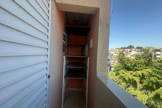 Quintal de casa à venda com 5 quartos, 220m² em Vale do Sol, Barueri
