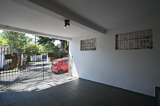 Garagem de casa de condomínio para alugar com 2 quartos, 140m² em Jardim Taboao, São Paulo