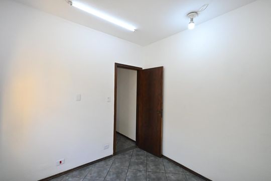 Escritório de casa de condomínio para alugar com 2 quartos, 140m² em Jardim Taboao, São Paulo