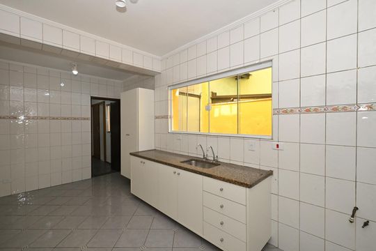 Cozinha de casa de condomínio para alugar com 2 quartos, 140m² em Jardim Taboao, São Paulo