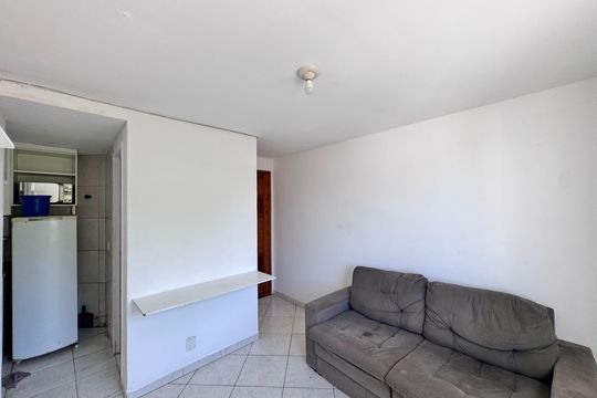 Sala de apartamento para alugar com 1 quarto, 30m² em Recreio dos Bandeirantes, Rio de Janeiro