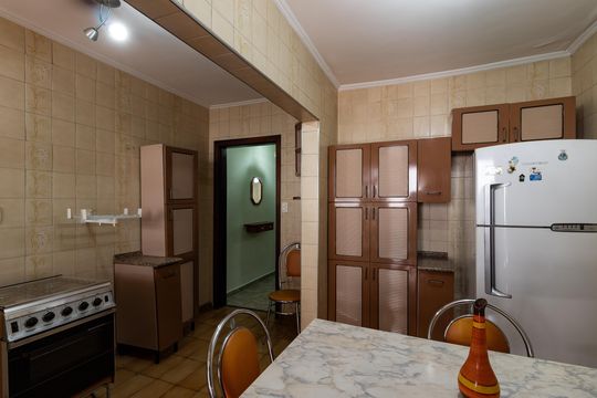 Cozinha de casa de condomínio para alugar com 2 quartos, 80m² em Vila Ipojuca, São Paulo