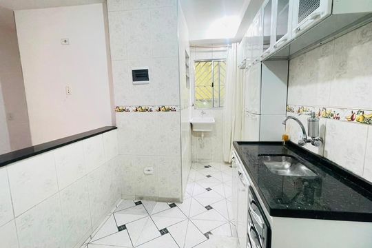 Cozinha e Área de Serviço de apartamento para alugar com 2 quartos, 43m² em Chácaras Caxingui, Embu das Artes