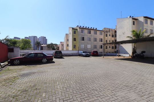 Área externa de apartamento para alugar com 2 quartos, 48m² em Jardim Redil, São Paulo