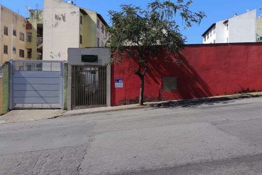 Fachada de apartamento para alugar com 2 quartos, 48m² em Jardim Redil, São Paulo