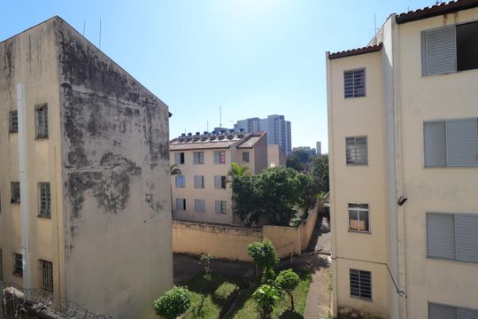 Vista do Quarto 1 de apartamento para alugar com 2 quartos, 48m² em Jardim Redil, São Paulo
