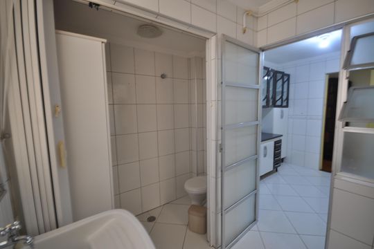 Banheiro de serviço de apartamento à venda com 2 quartos, 77m² em Barro Branco (zona Norte), São Paulo
