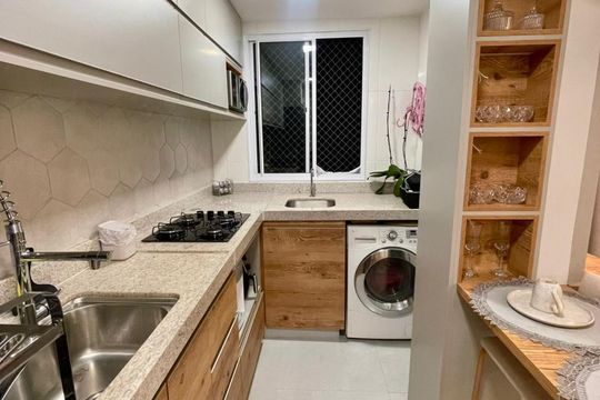 Cozinha de apartamento à venda com 2 quartos, 46m² em Buritis, Belo Horizonte
