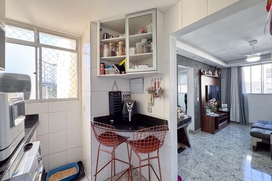 Cozinha e Área de Serviço de apartamento à venda com 2 quartos, 54m² em Vila Magnesita, Belo Horizonte